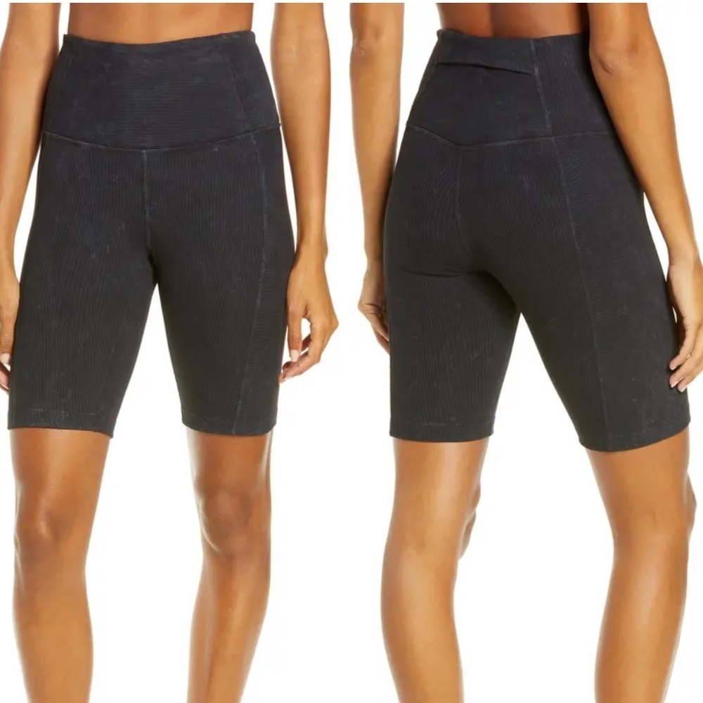 NWOT Zella Black Snow Wash Rib Bike Shorts Small